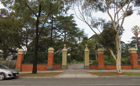 front heritage fence