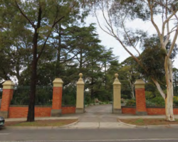 front heritage fence